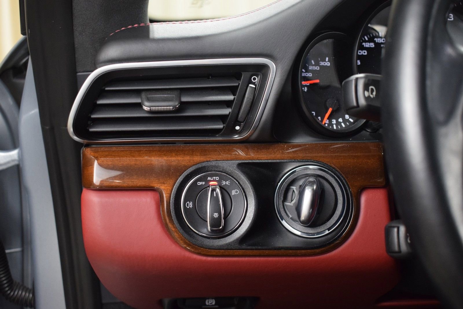 Used 2017 Porsche 911 Carrera S RWD image 27