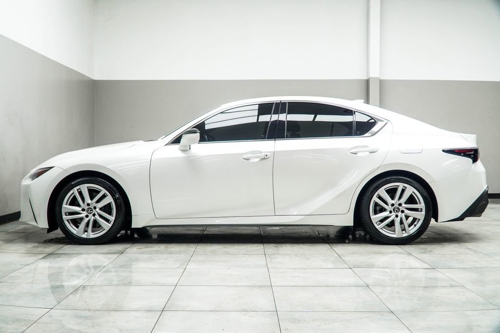Used 2023 Lexus IS 300 w/ Comfort Package RWD image 9