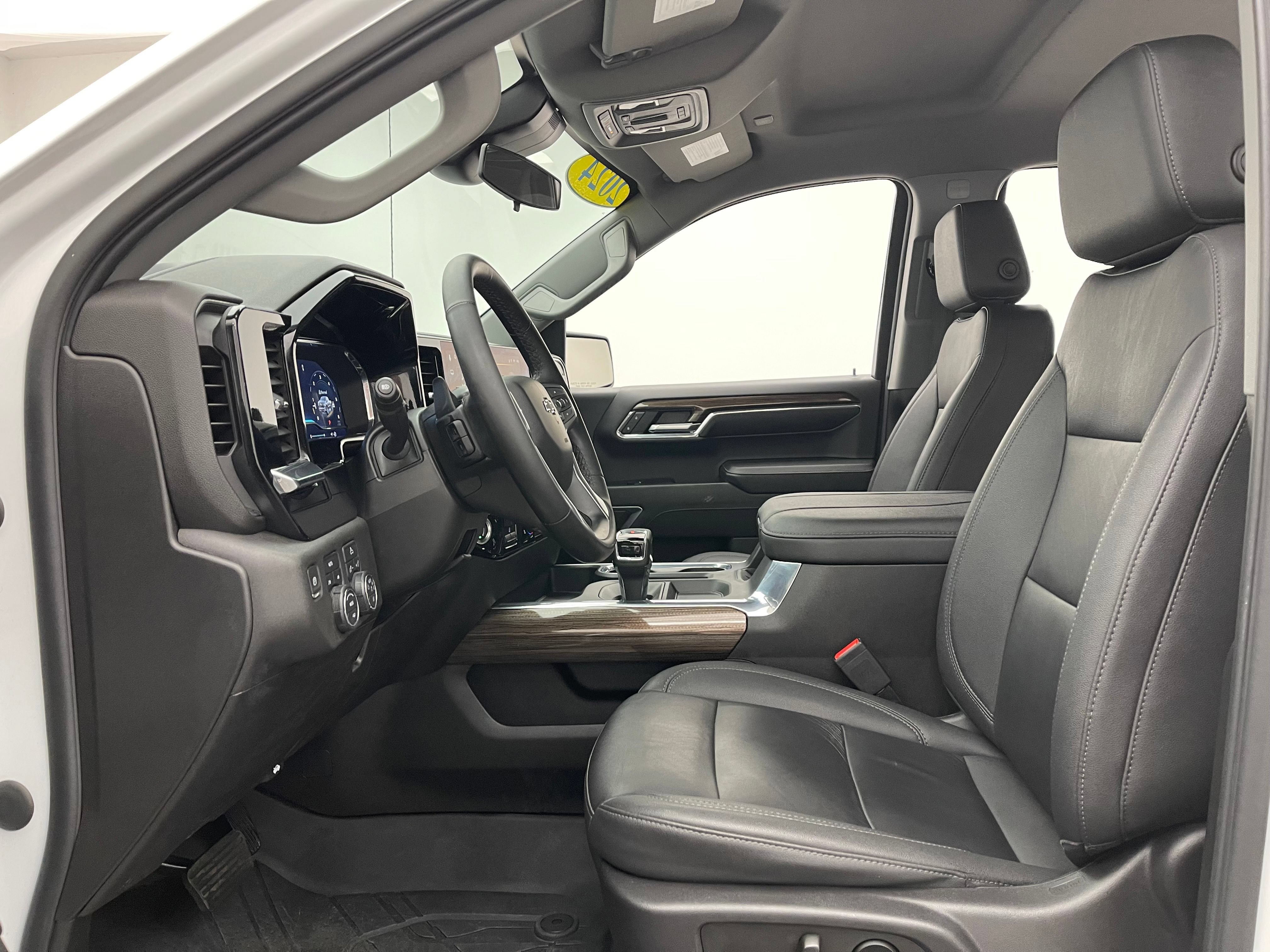 Used 2024 Chevrolet Silverado 1500 RST w/ Redline Edition AWD/4WD image 16