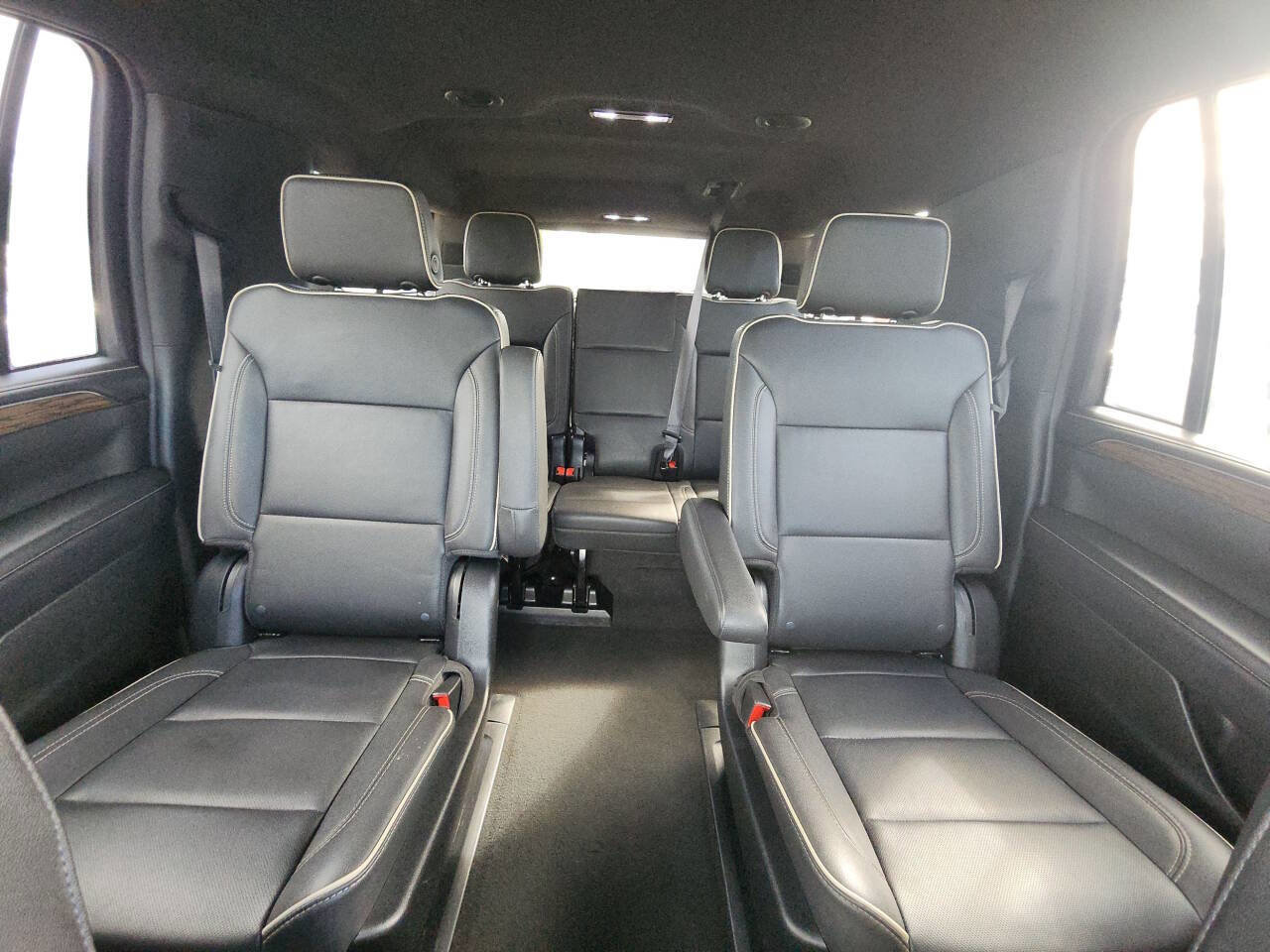 Used 2023 Chevrolet Suburban Premier image 13