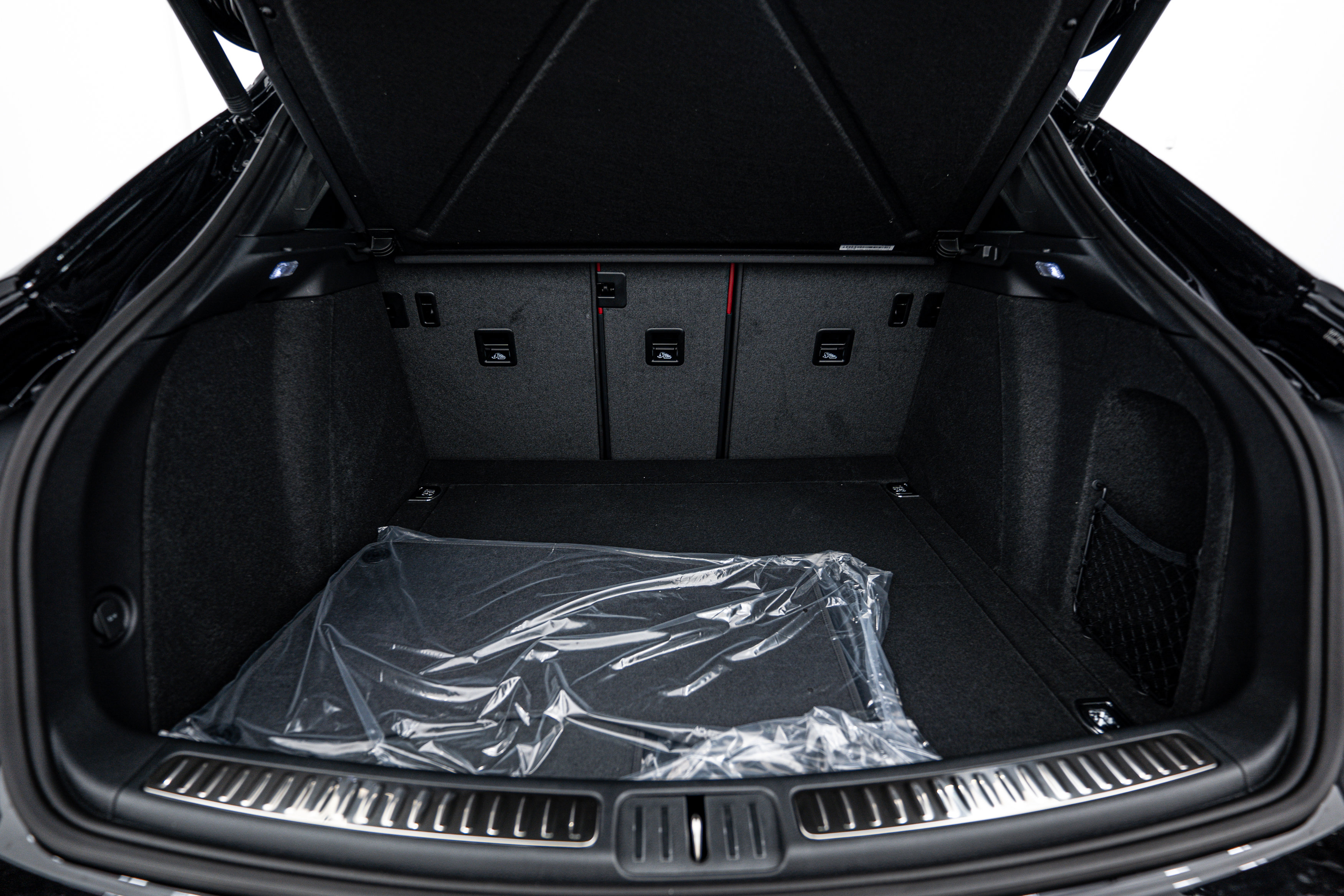 New 2025 Porsche Macan image 24