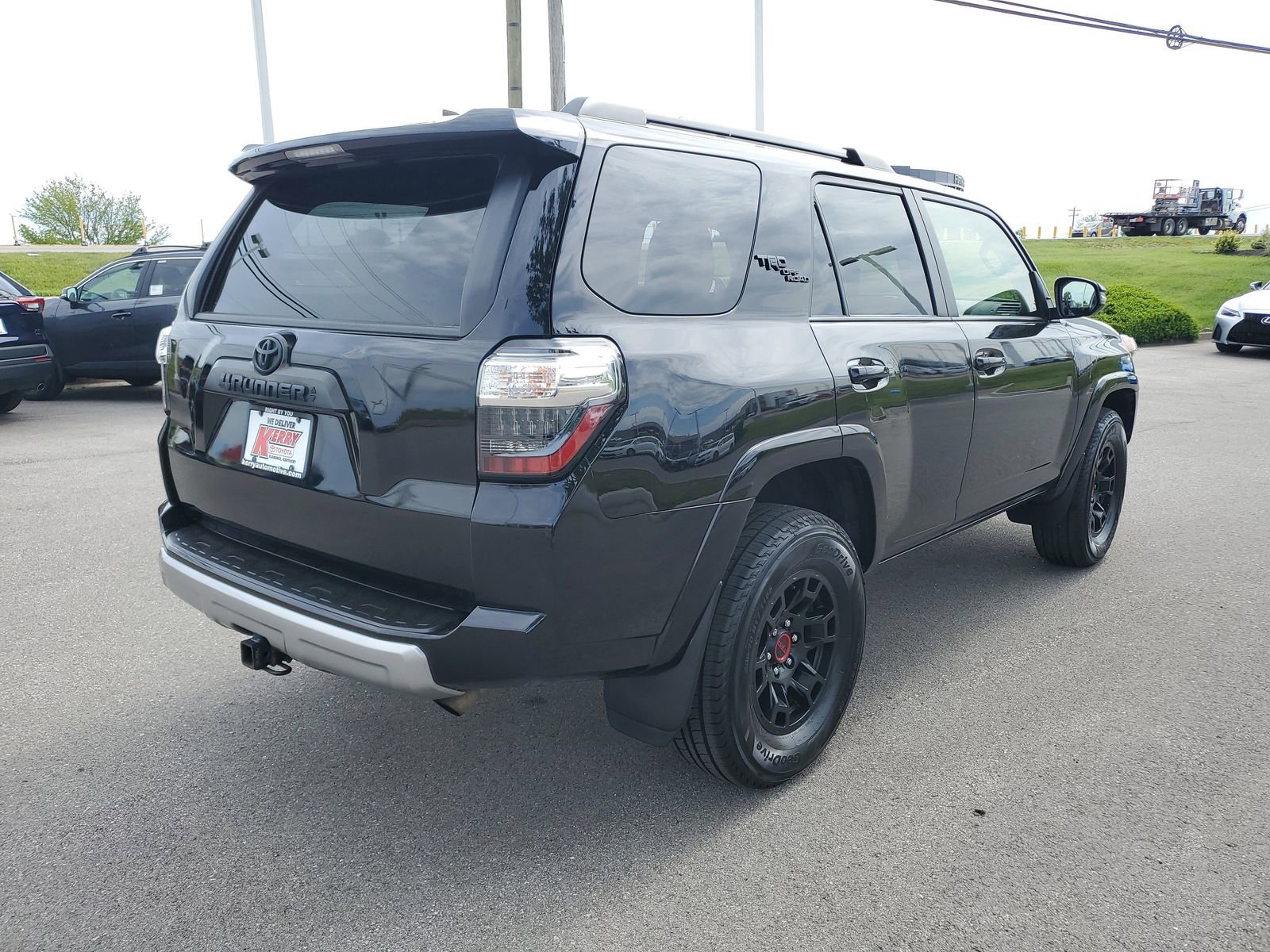 Used 2023 Toyota 4Runner TRD Off-Road Premium w/ Moonroof Package AWD/4WD image 4