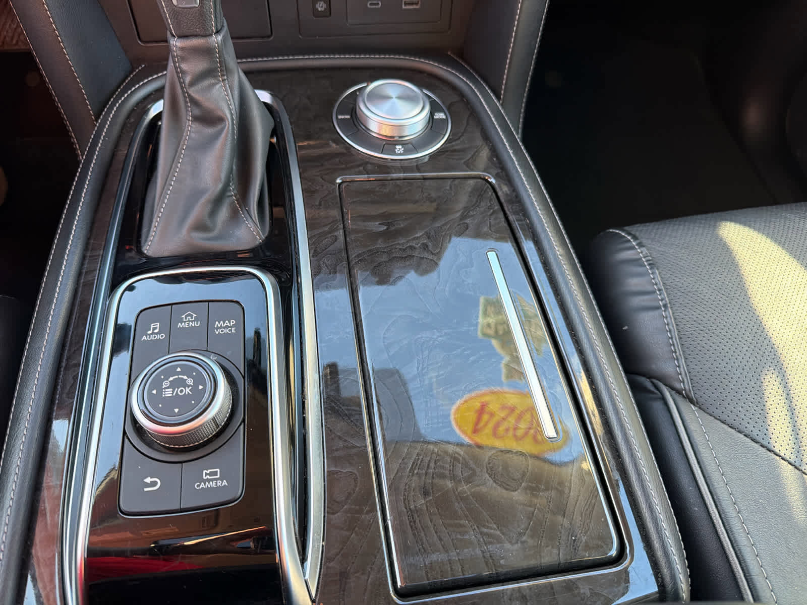 Used 2024 INFINITI QX80 Luxe image 28