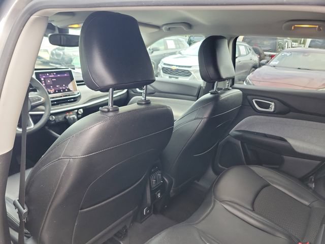 Used 2022 Jeep Compass Latitude FWD image 11