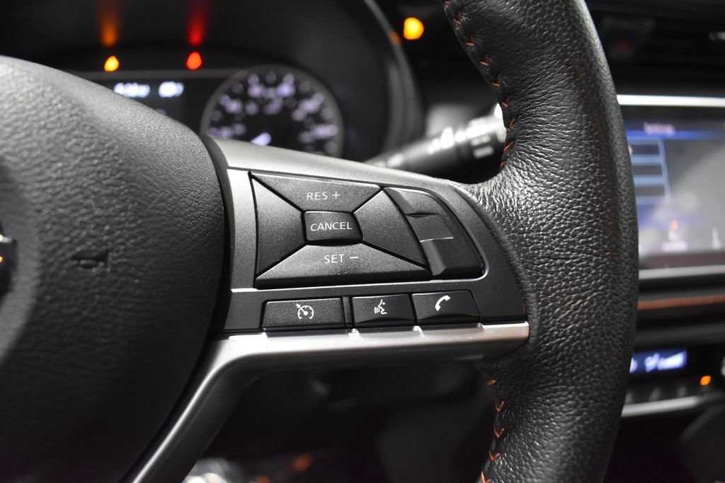 Used 2020 Nissan Kicks SR image 24