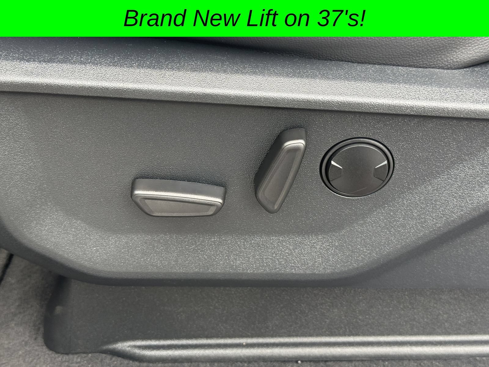 Used 2025 Ford F350 Lariat w/ Lariat Ultimate Package AWD/4WD image 22