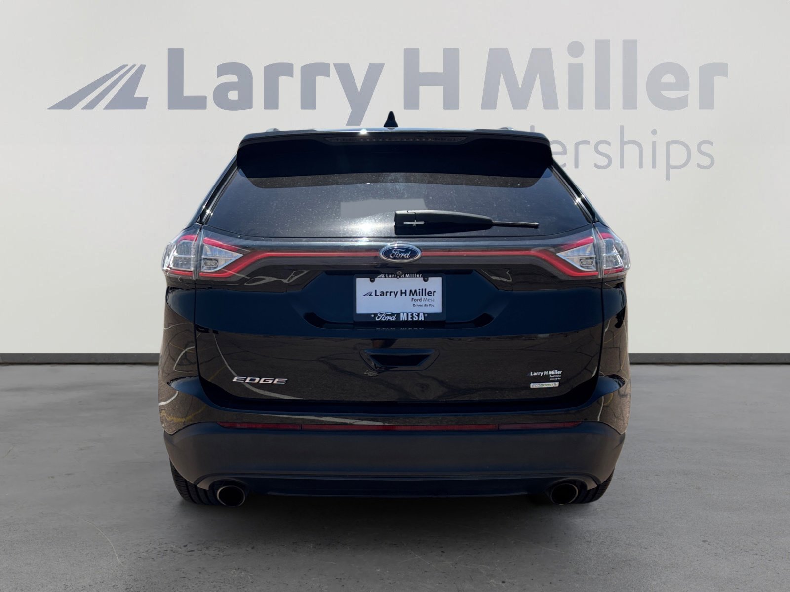 Used 2017 Ford Edge SE FWD image 4