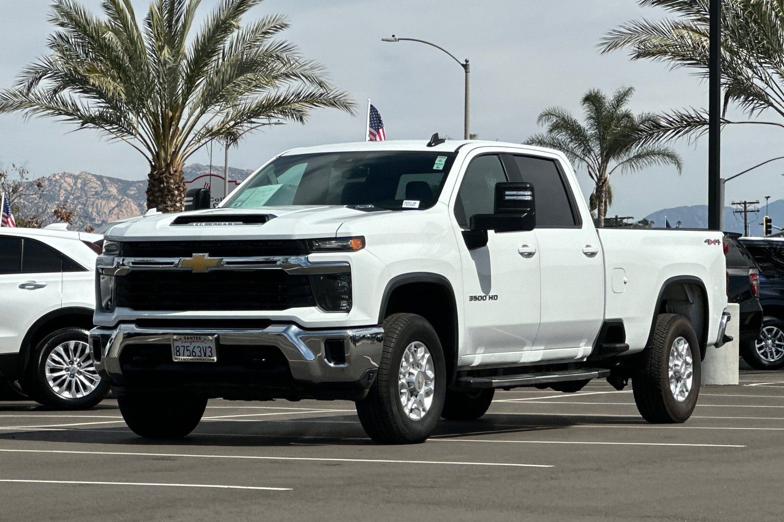 Used 2024 Chevrolet Silverado 3500 LT image 8