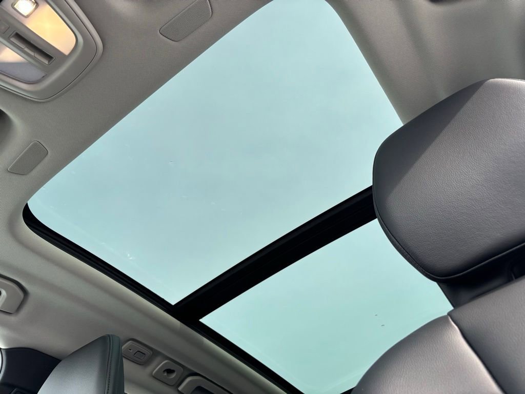 Certified 2023 Volvo XC60 B5 Core w/ Climate Package image 12