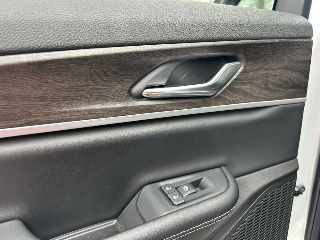 New 2025 Jeep Grand Cherokee Limited w/ Black Appearance Package image 26