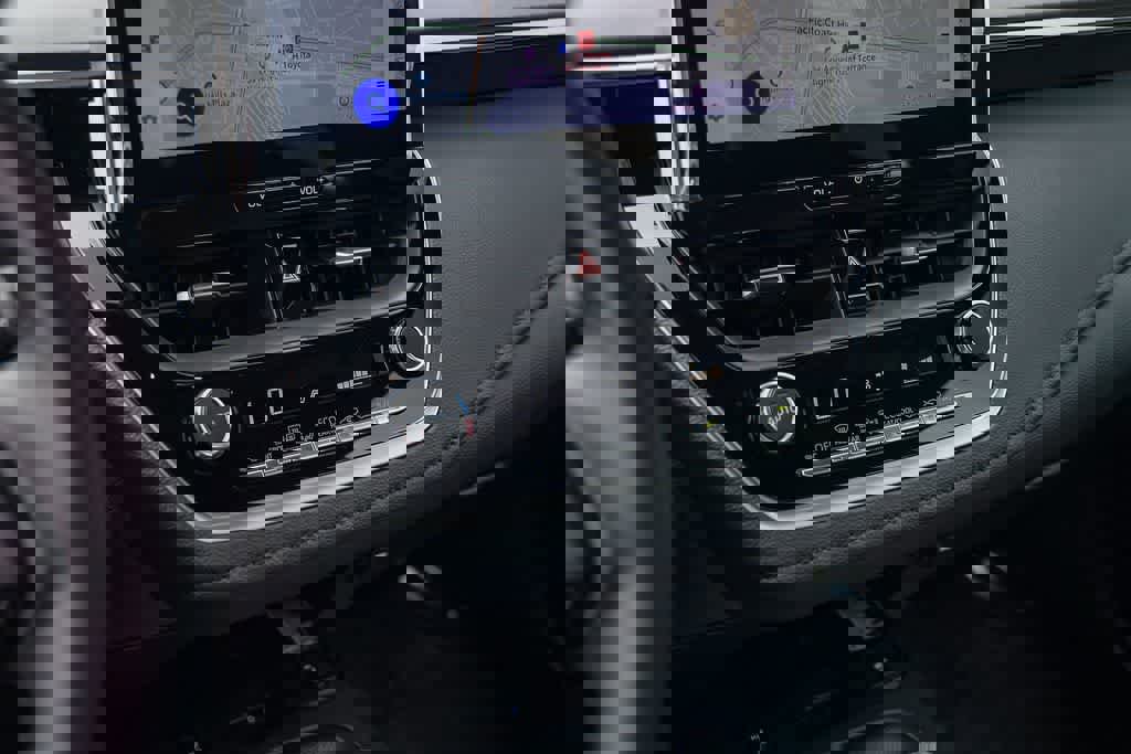 Used 2025 Toyota Corolla XSE image 20