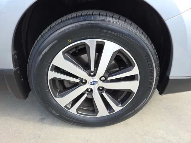 Used 2018 Subaru Outback 3.6R Limited AWD/4WD image 14