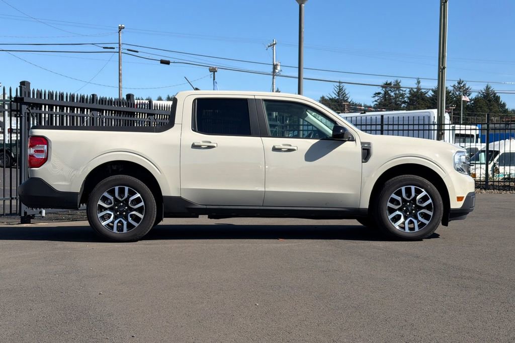Certified 2024 Ford Maverick Lariat image 2