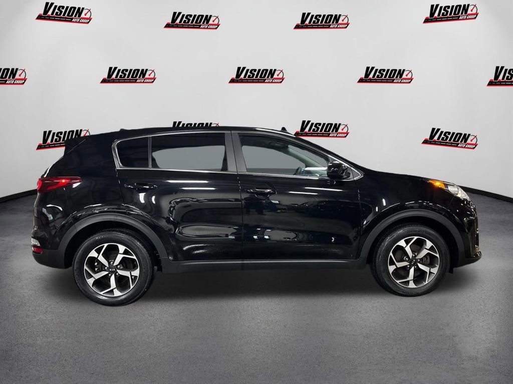 Used 2022 Kia Sportage LX image 4
