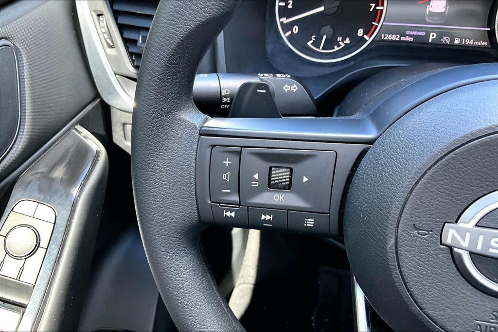 Used 2024 Nissan Rogue S FWD image 21