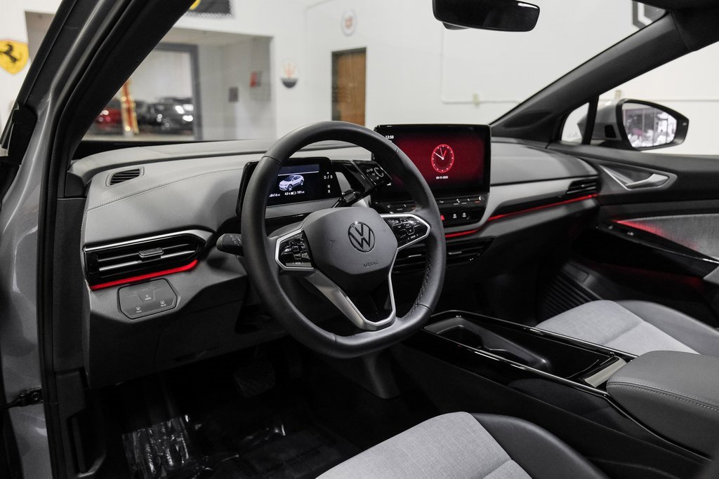 Used 2023 Volkswagen ID.4 Pro image 3