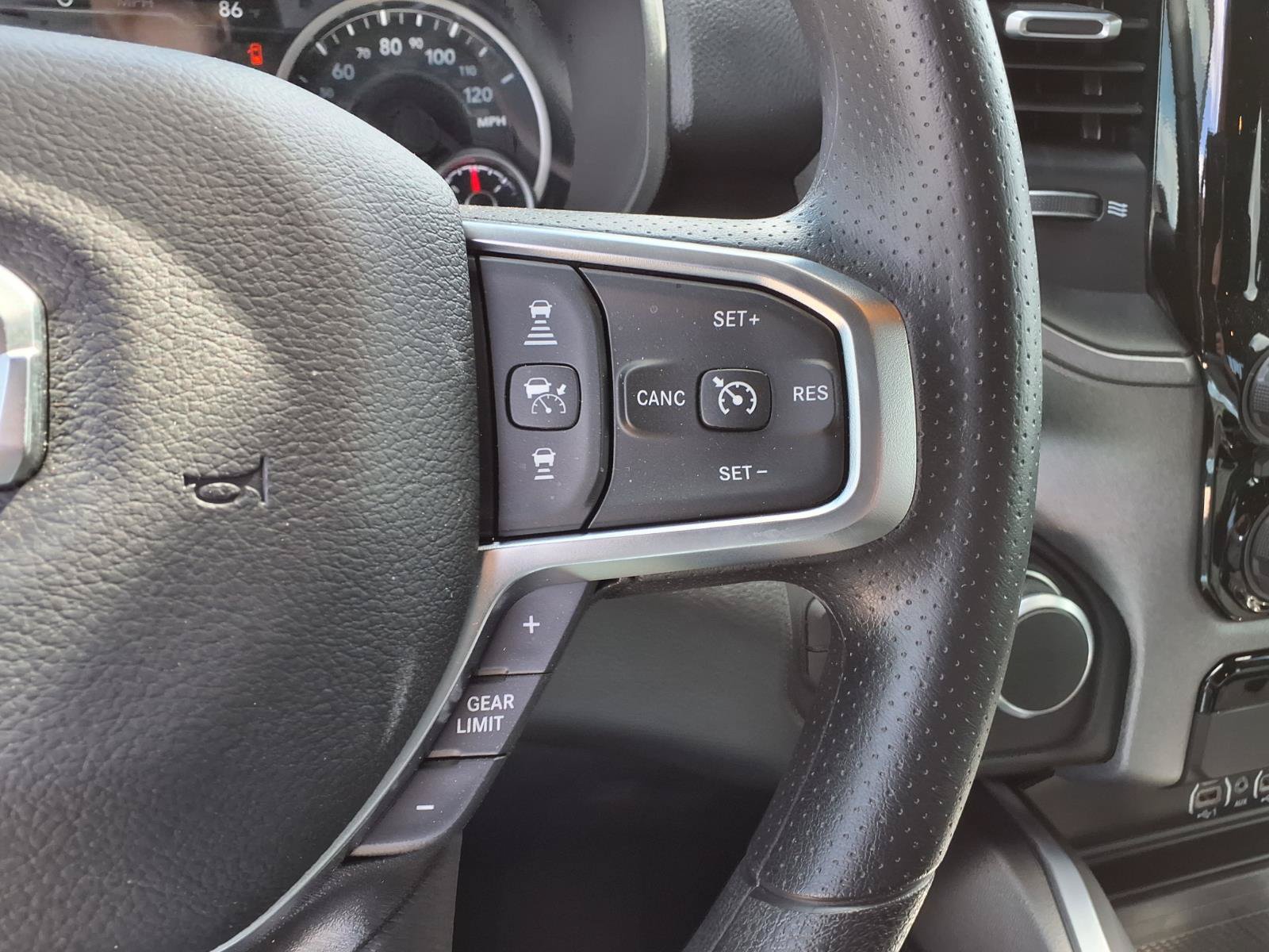 New 2027 RAM 1500 Express AWD/4WD image 18