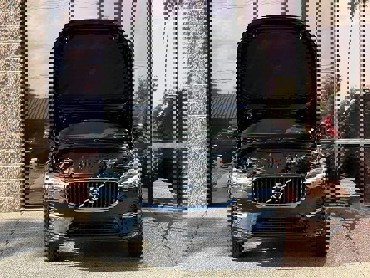 Used 2022 Volvo XC60 B5 Momentum image 21