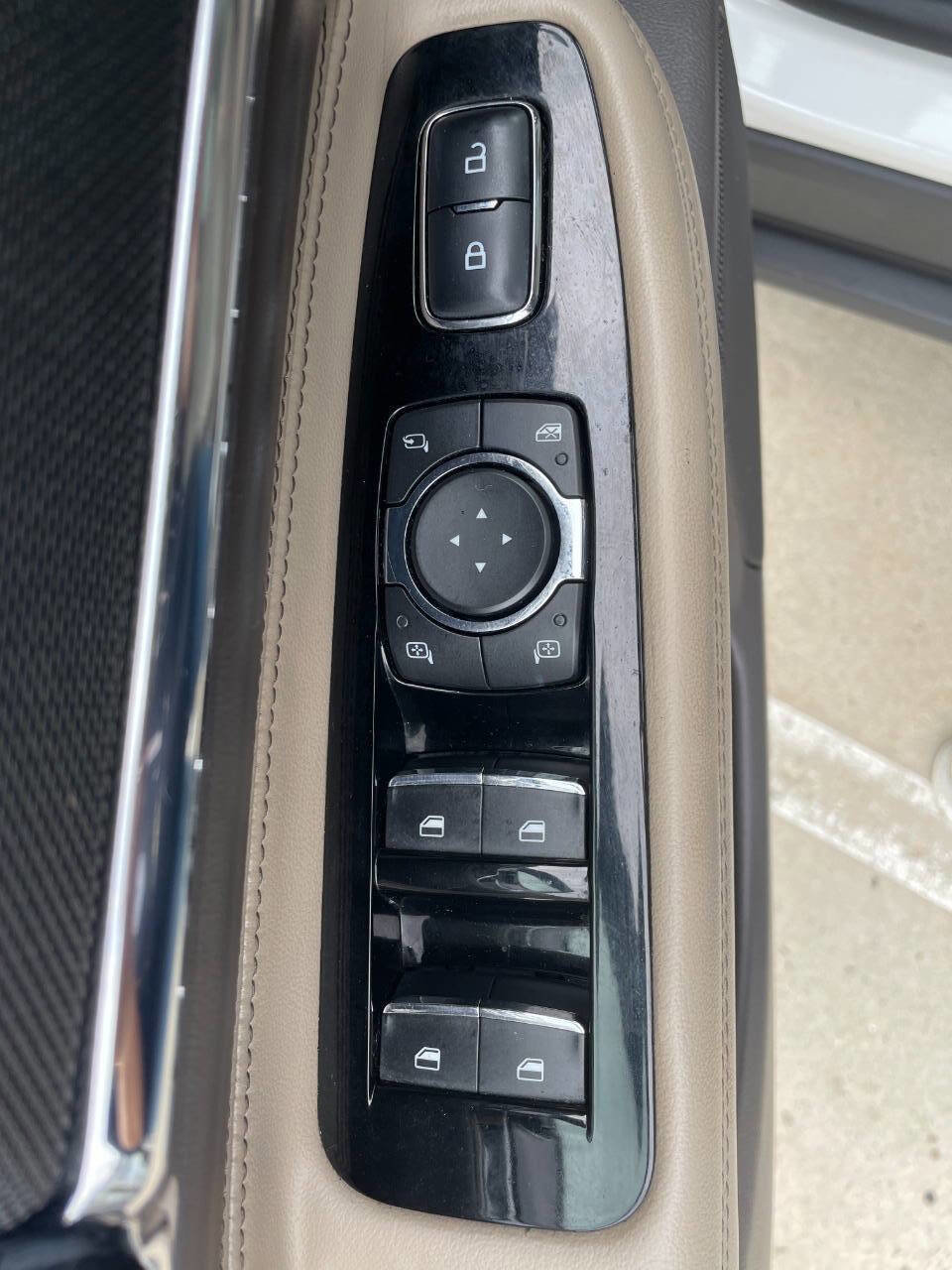 Used 2020 Lincoln Corsair Reserve w/ Equipment Group 202A image 32