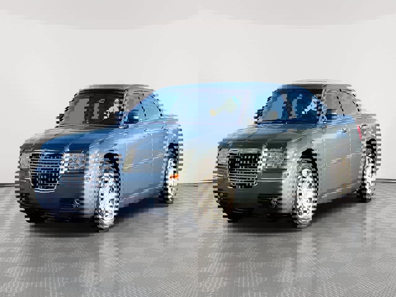 Used 2005 Chrysler 300 Touring image 1