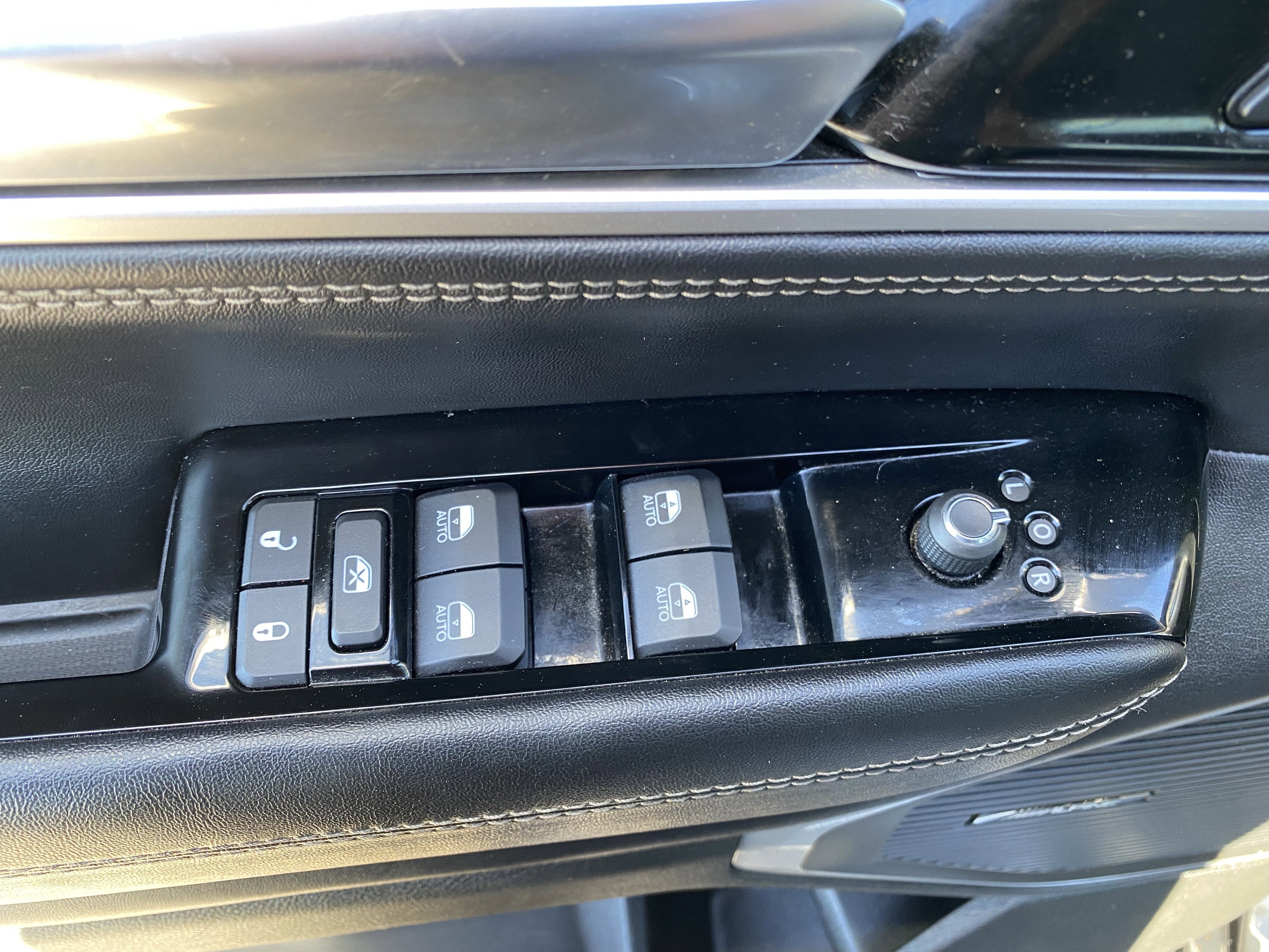 Used 2024 Jeep Wagoneer L 4WD image 22