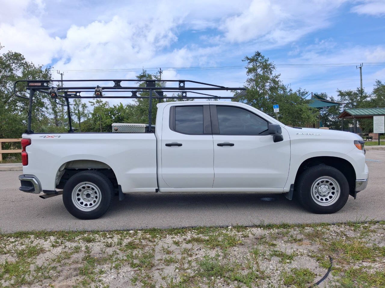 Used 2023 Chevrolet Silverado 1500 W/T w/ Trailering Package AWD/4WD image 5