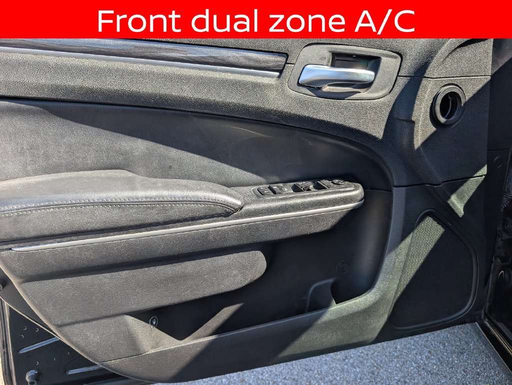 Used 2020 Chrysler 300 Touring w/ Chrome Appearance Package RWD image 15