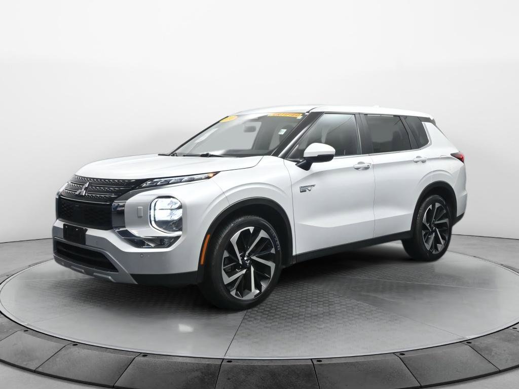 Used 2024 Mitsubishi Outlander SE