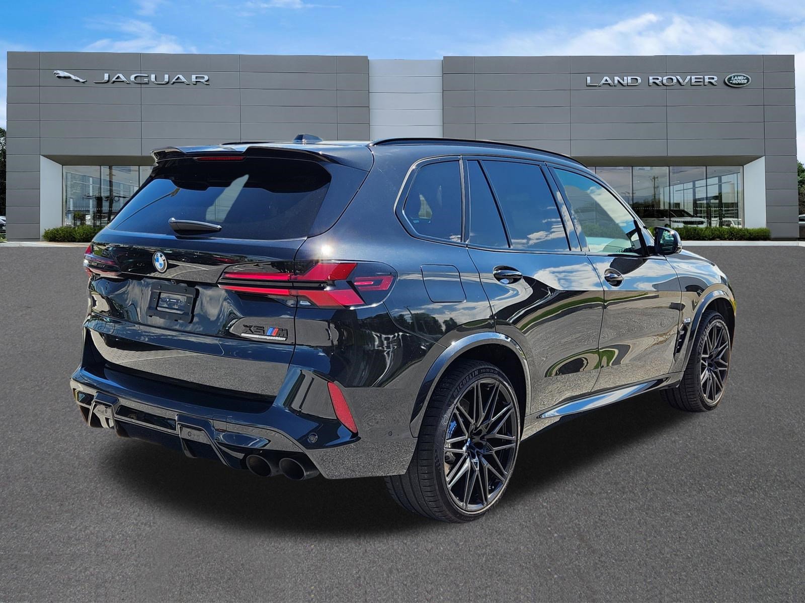 Used 2025 BMW X5 M Competition w/ Executive Package AWD/4WD image 4