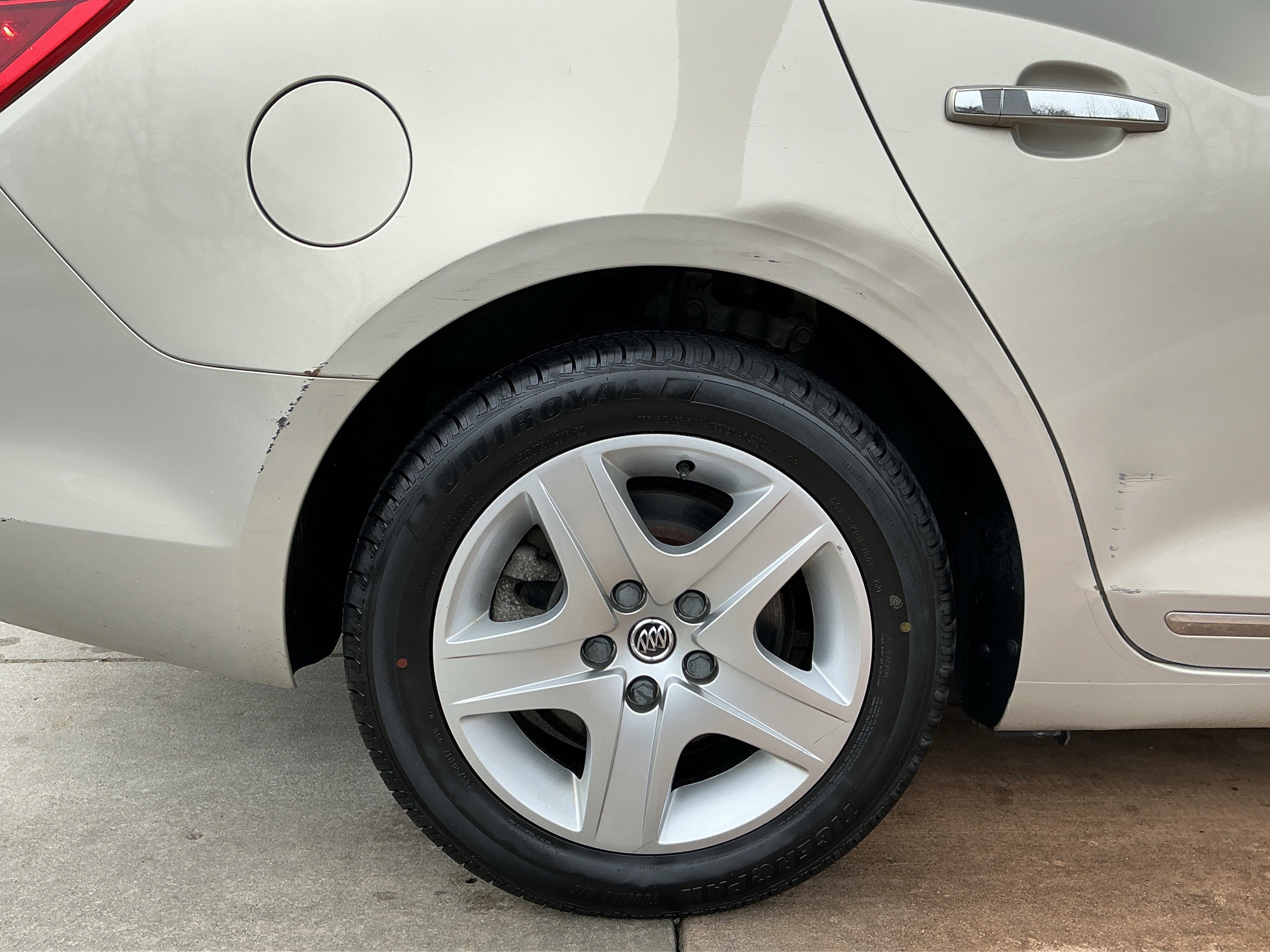 Used 2010 Buick LaCrosse CX image 23