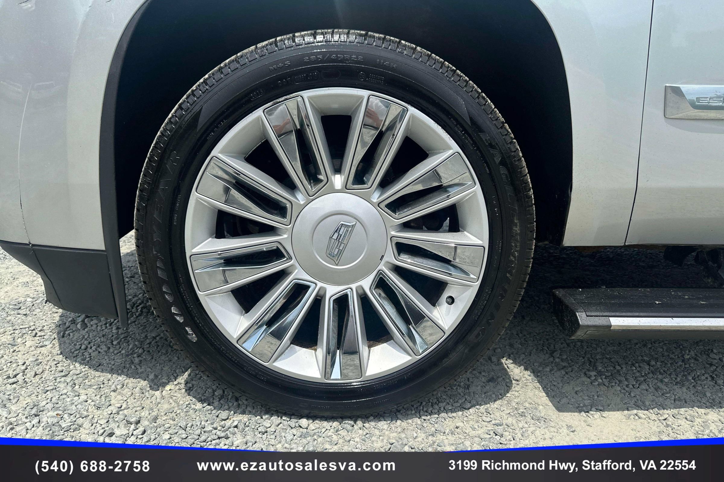 Used 2016 Cadillac Escalade ESV Platinum AWD/4WD image 10