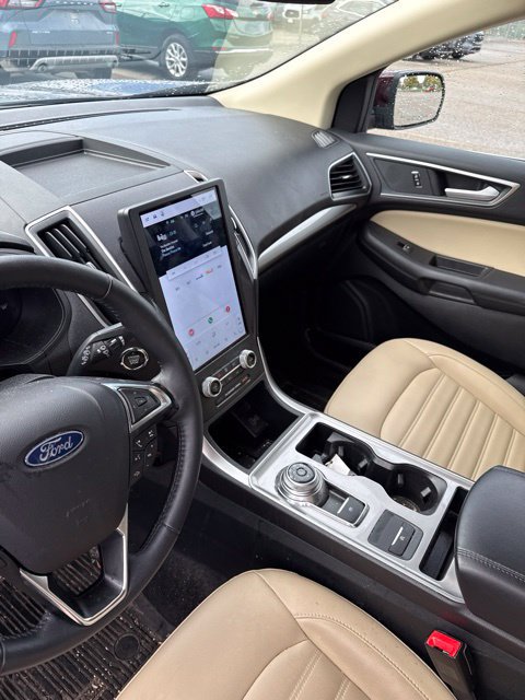 Used 2024 Ford Edge SEL w/ Convenience Package AWD/4WD image 3