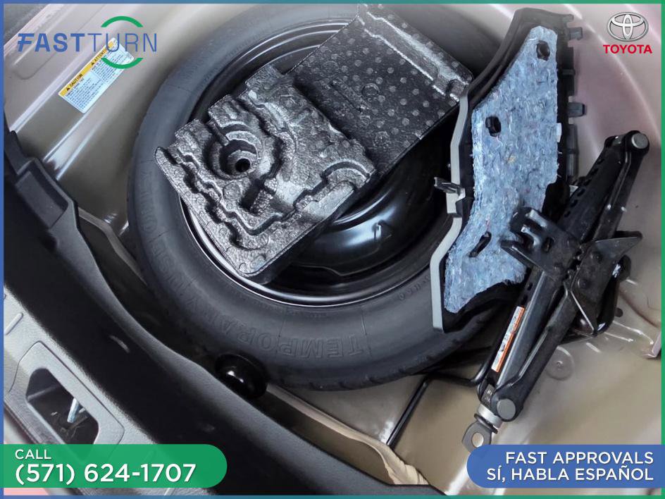 Used 2017 Toyota Corolla LE w/ Carpet Mat Package (TMS) image 23