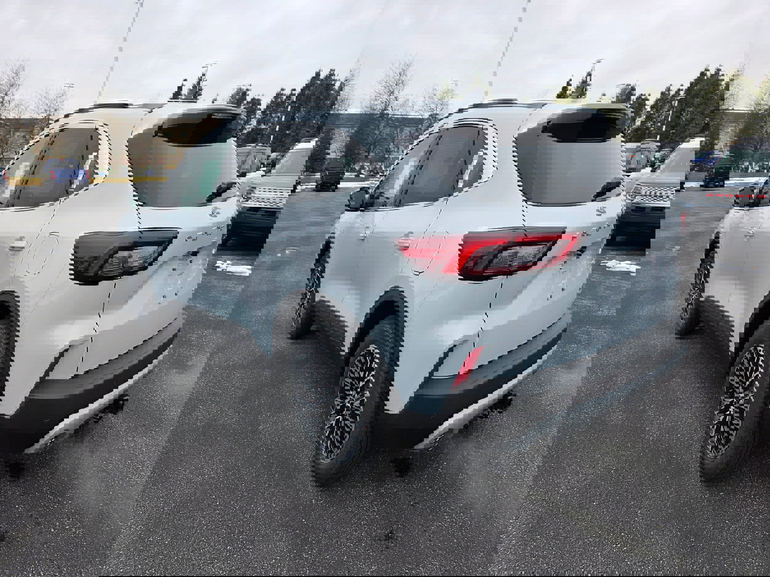 New 2026 Ford Escape SE w/ Class II Trailer Tow Package image 10