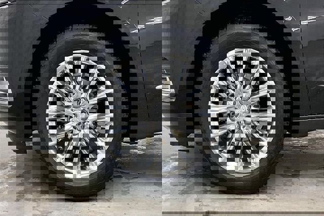 Certified 2021 Buick Enclave Premium w/ Sun and Sites Package image 10