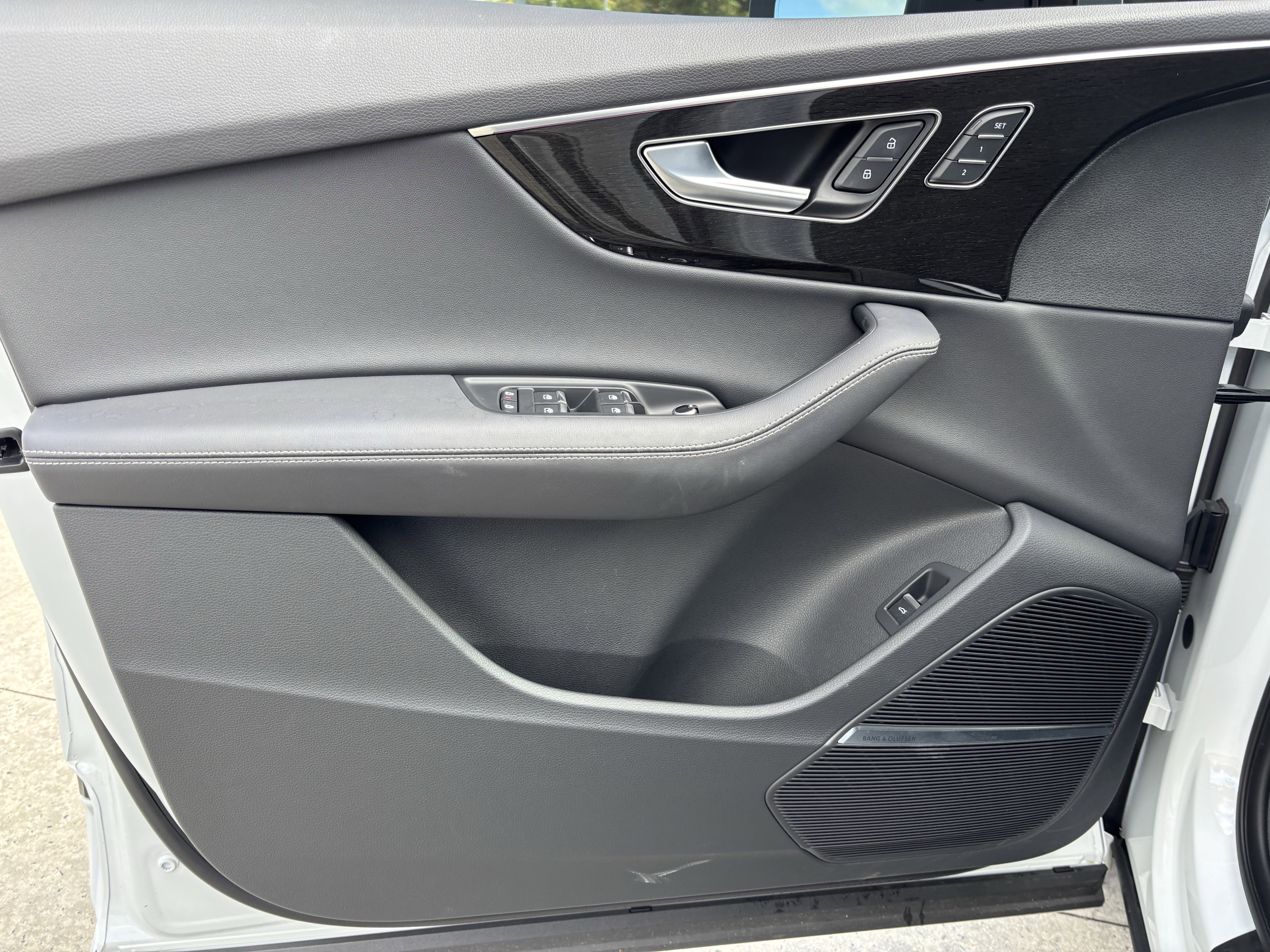 Used 2025 Audi Q7 3.0T Prestige image 14