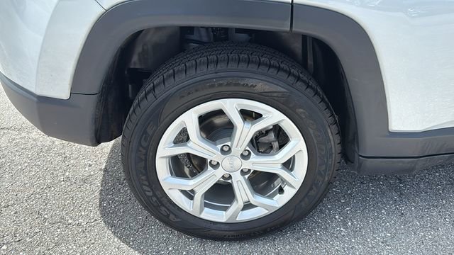 Used 2024 Jeep Compass Latitude AWD/4WD image 12