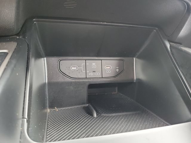 Used 2024 Kia Sorento S FWD image 25