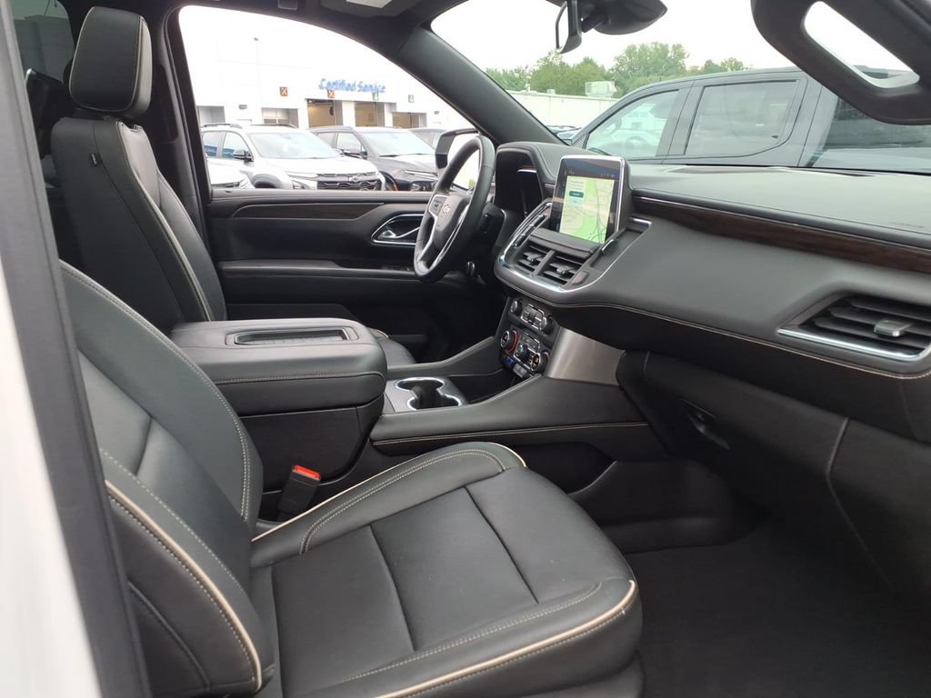 Used 2023 Chevrolet Suburban Premier AWD/4WD image 23