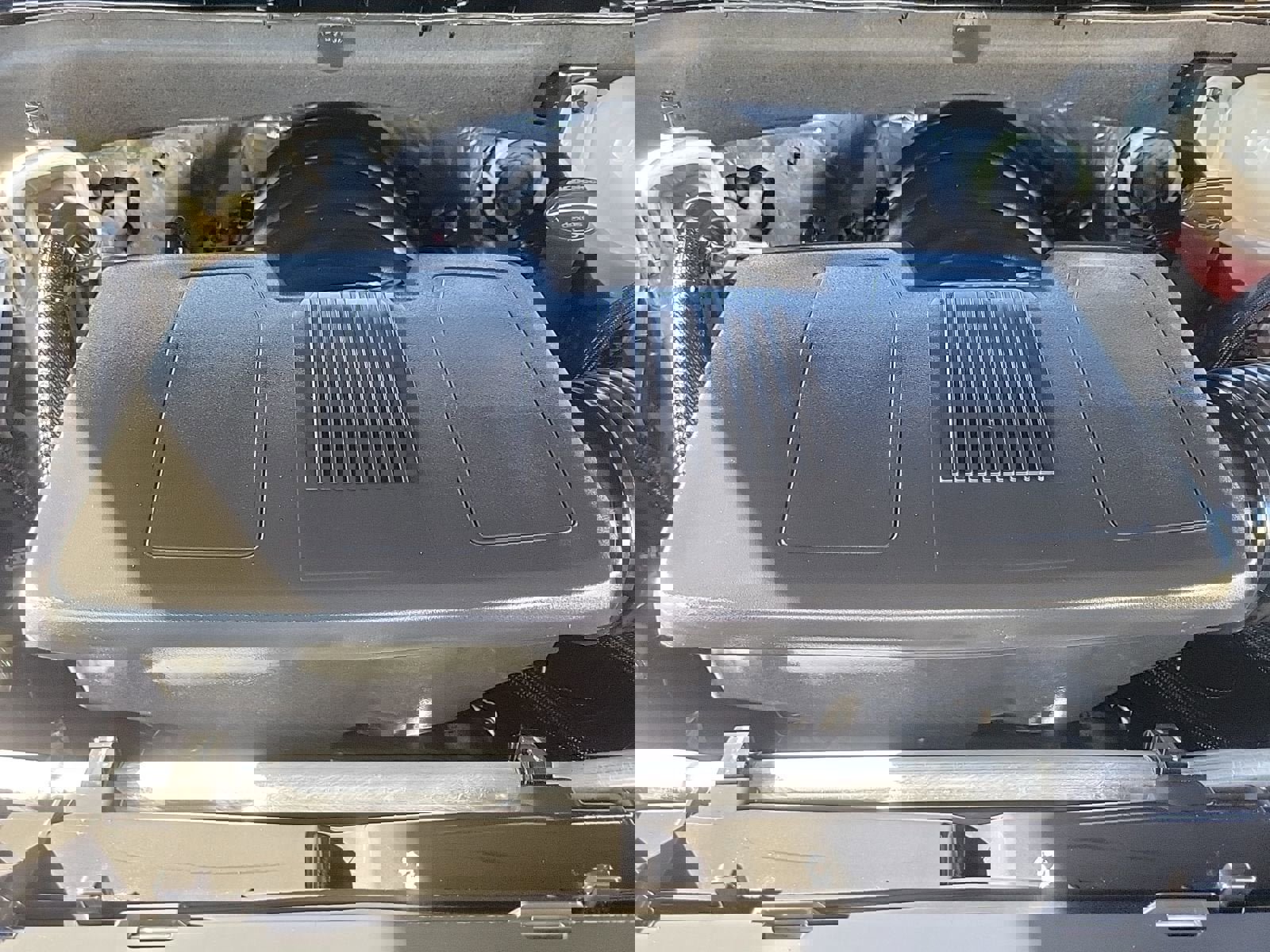 Used 2023 GMC Yukon SLT w/ SLT Luxury Package image 11