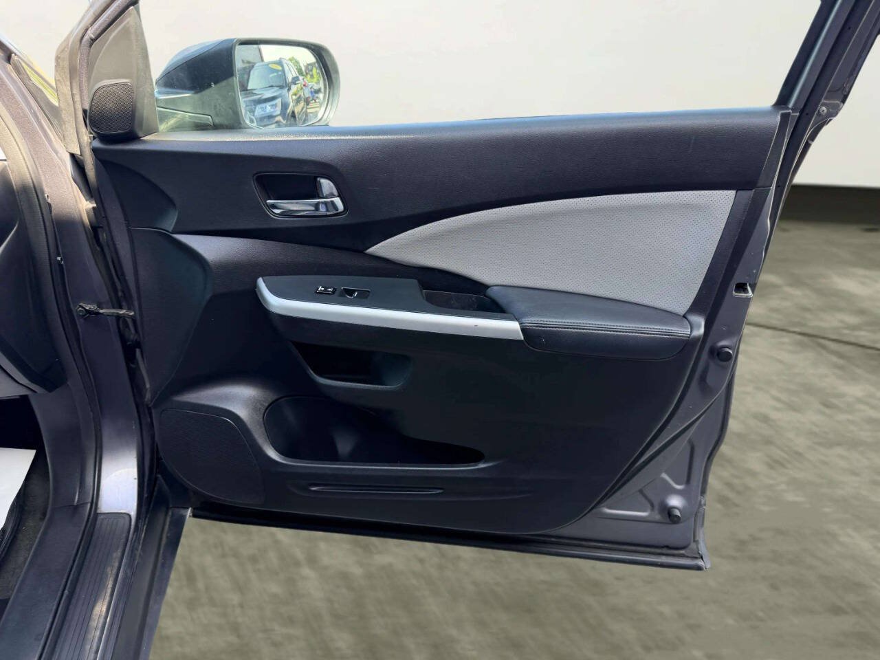 Used 2016 Honda CR-V Touring image 25