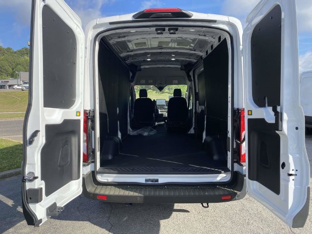 New 2026 Ford Transit 250 148 Medium Roof w/ Load Area Protection Package RWD image 10