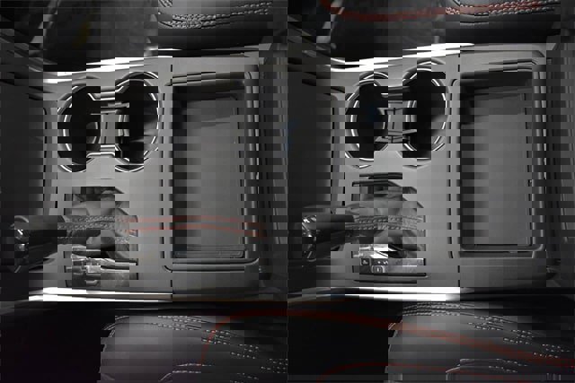 Used 2015 Toyota Camry image 30