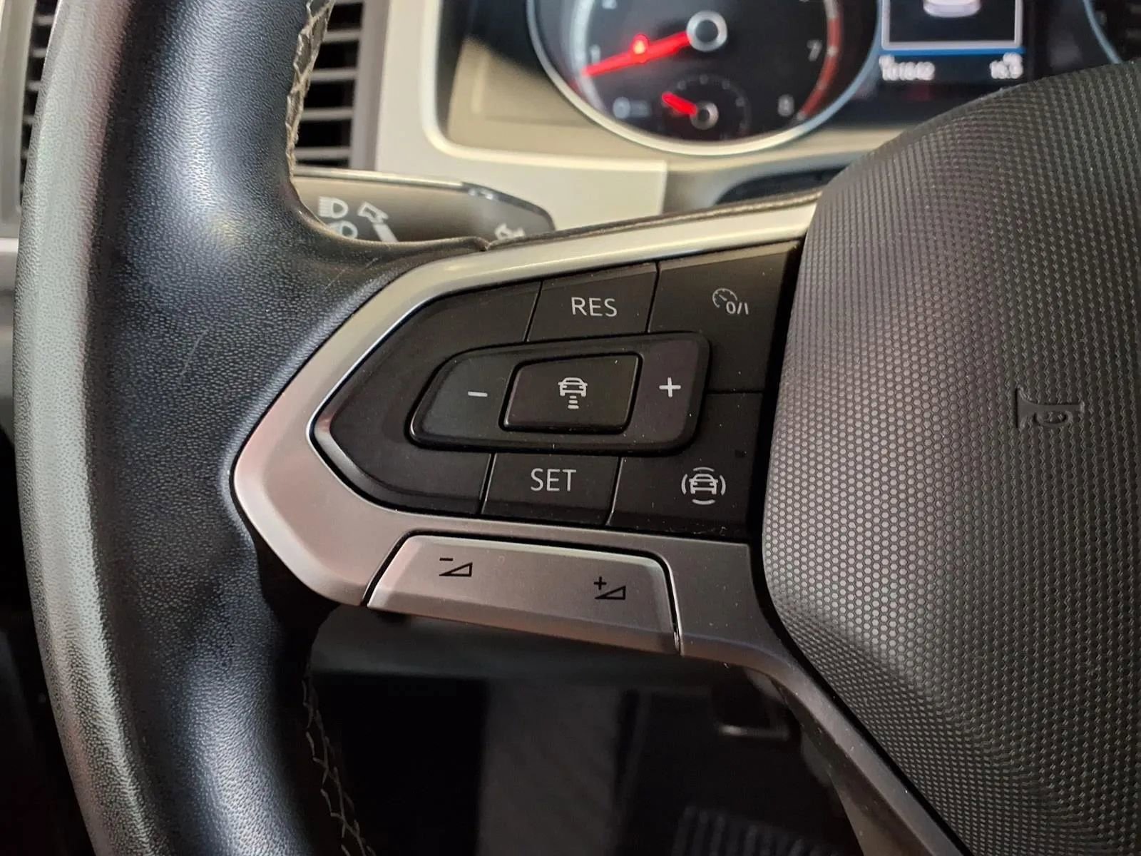 Used 2021 Volkswagen Atlas SE AWD/4WD image 26