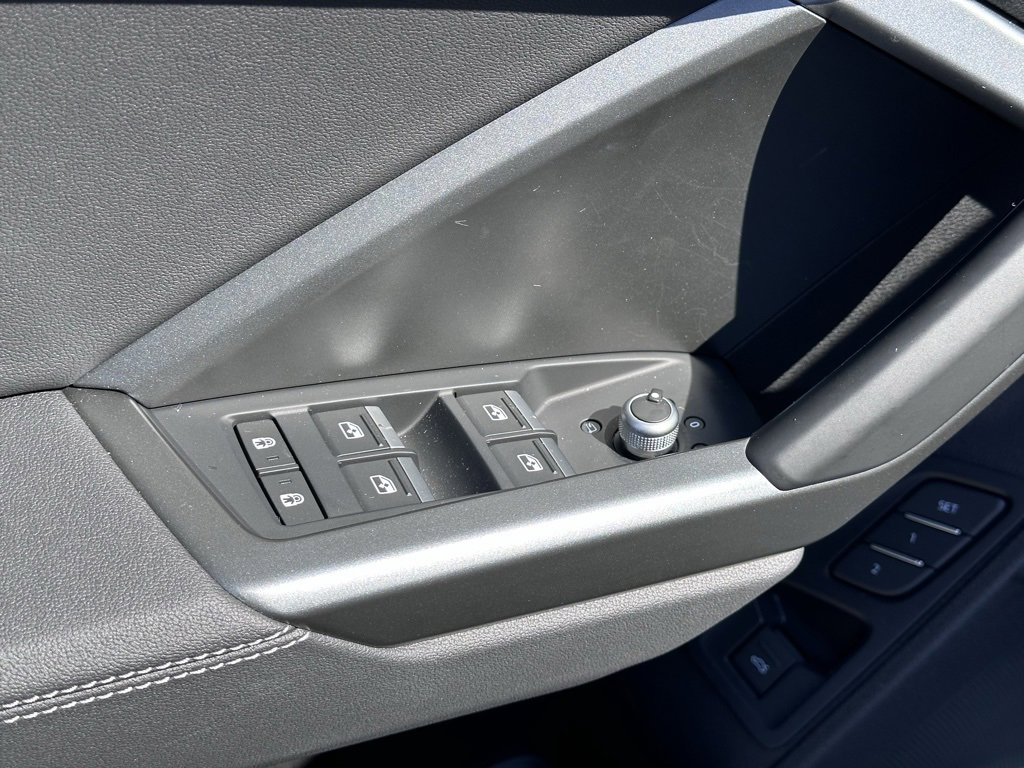 Used 2025 Audi Q3 2.0T Premium w/ Convenience Package image 19