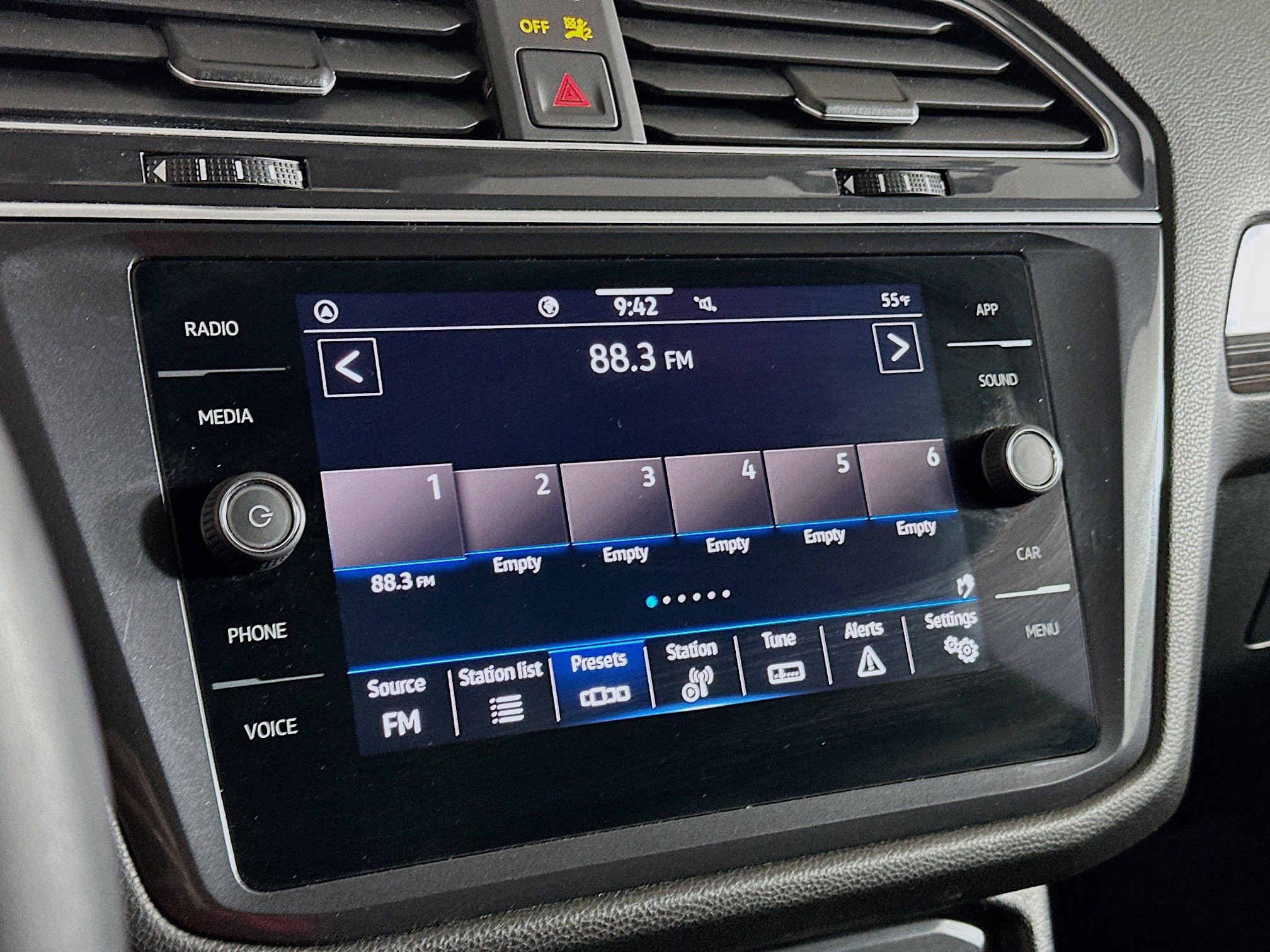 Used 2024 Volkswagen Tiguan Wolfsburg Edition image 19