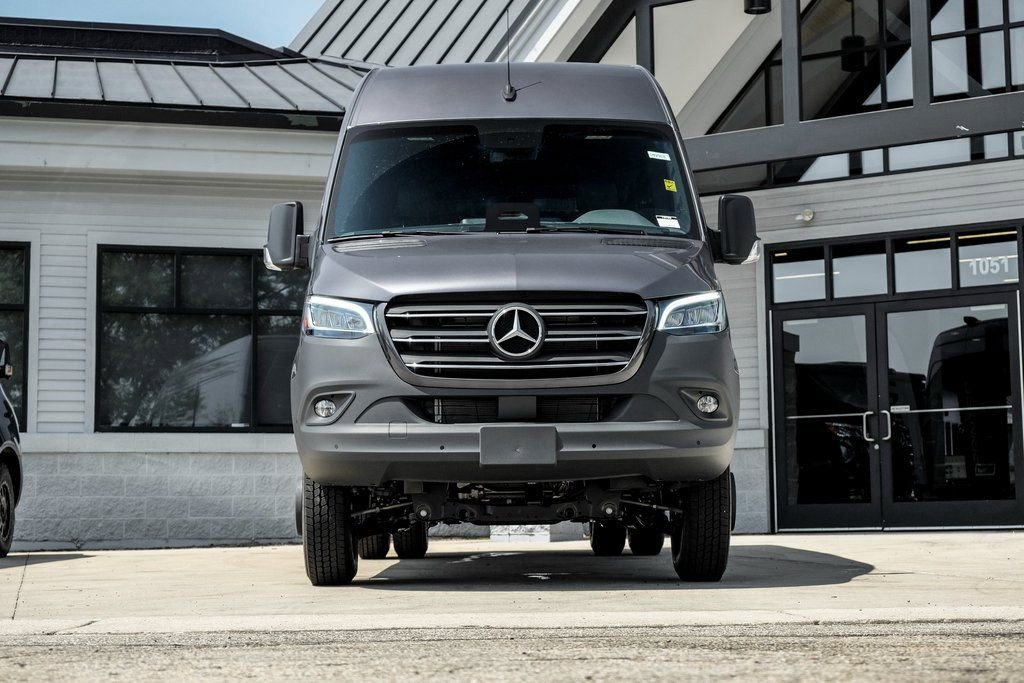 Used 2025 Mercedes-Benz Sprinter 3500 image 5