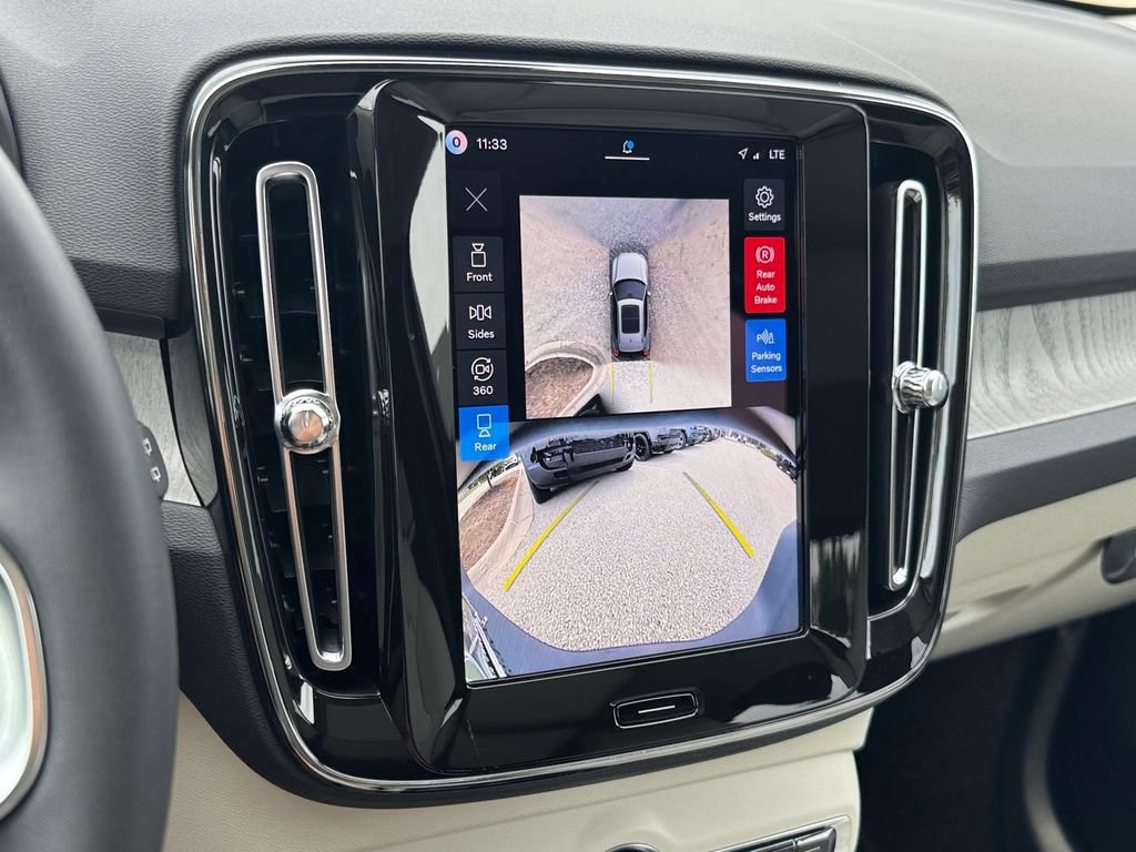 Certified 2026 Volvo XC40 B5 Plus AWD/4WD image 20