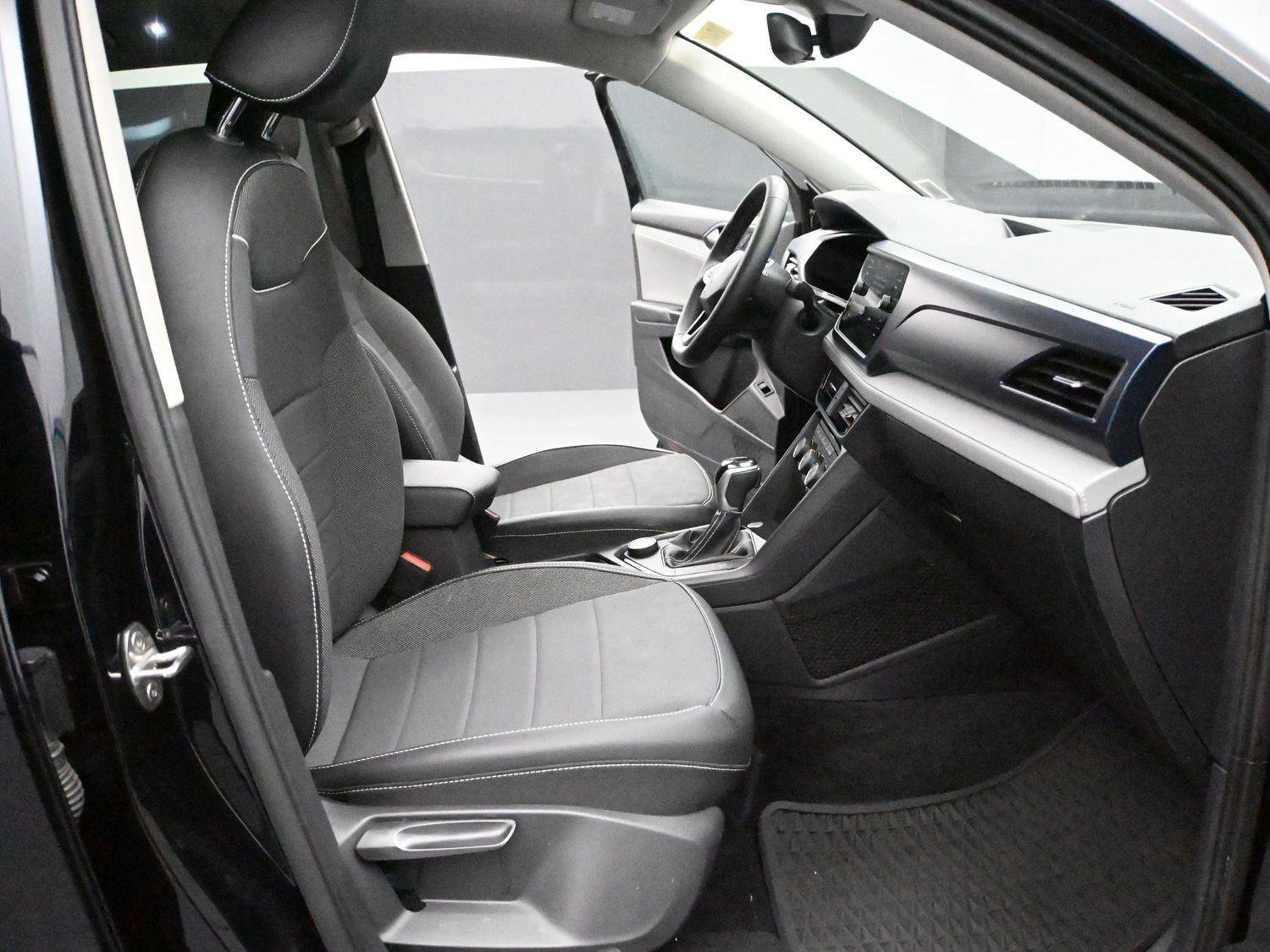 Used 2023 Volkswagen Taos SE image 15