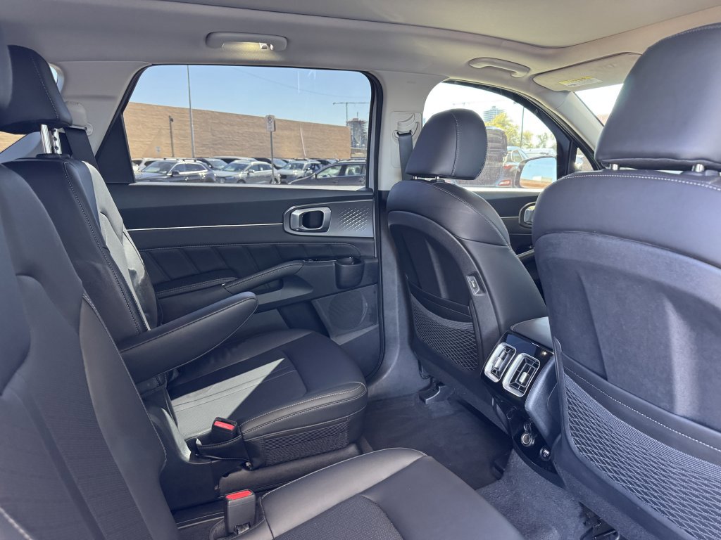Used 2023 Kia Sorento SX FWD image 39